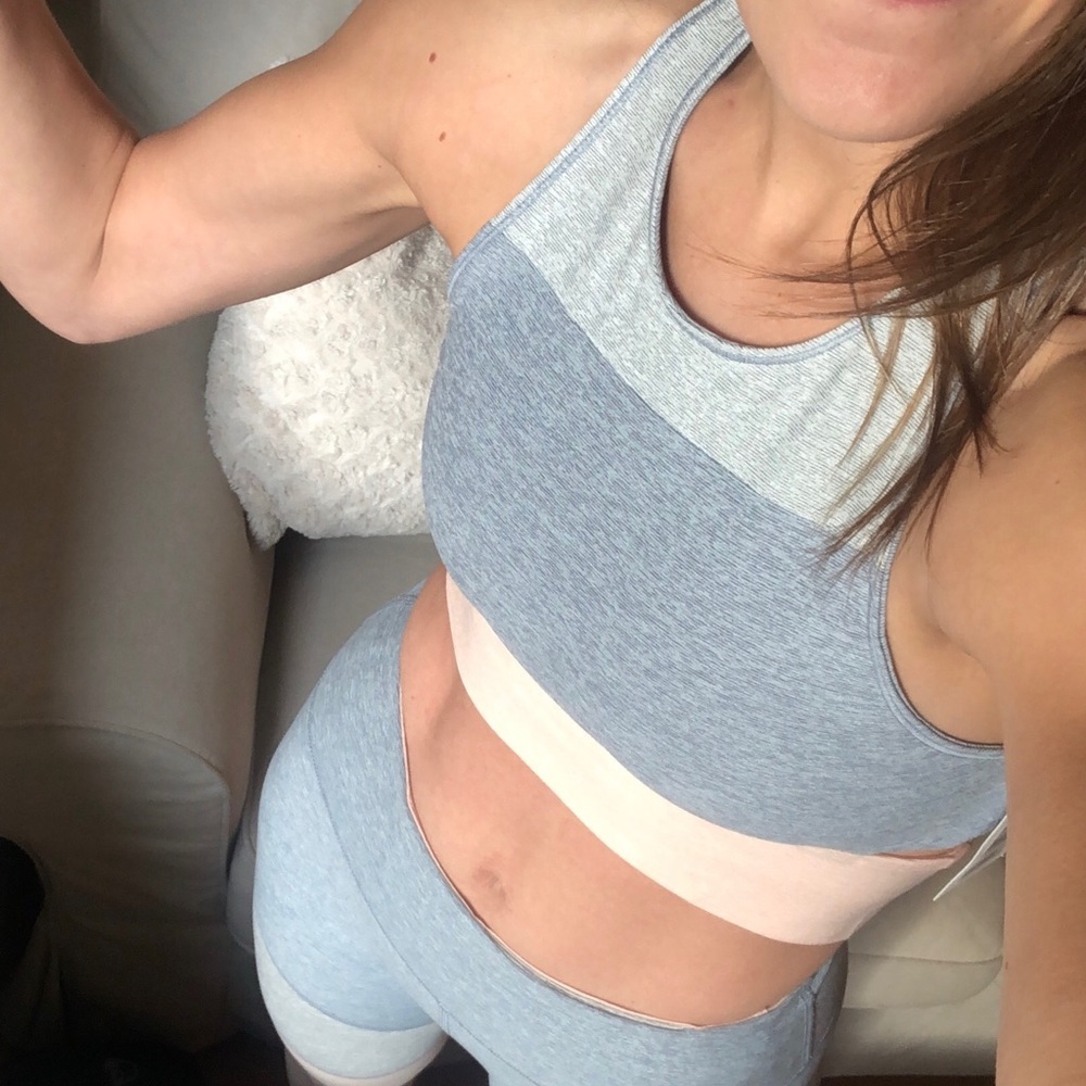 Tri-Tone Slashback Crop Top